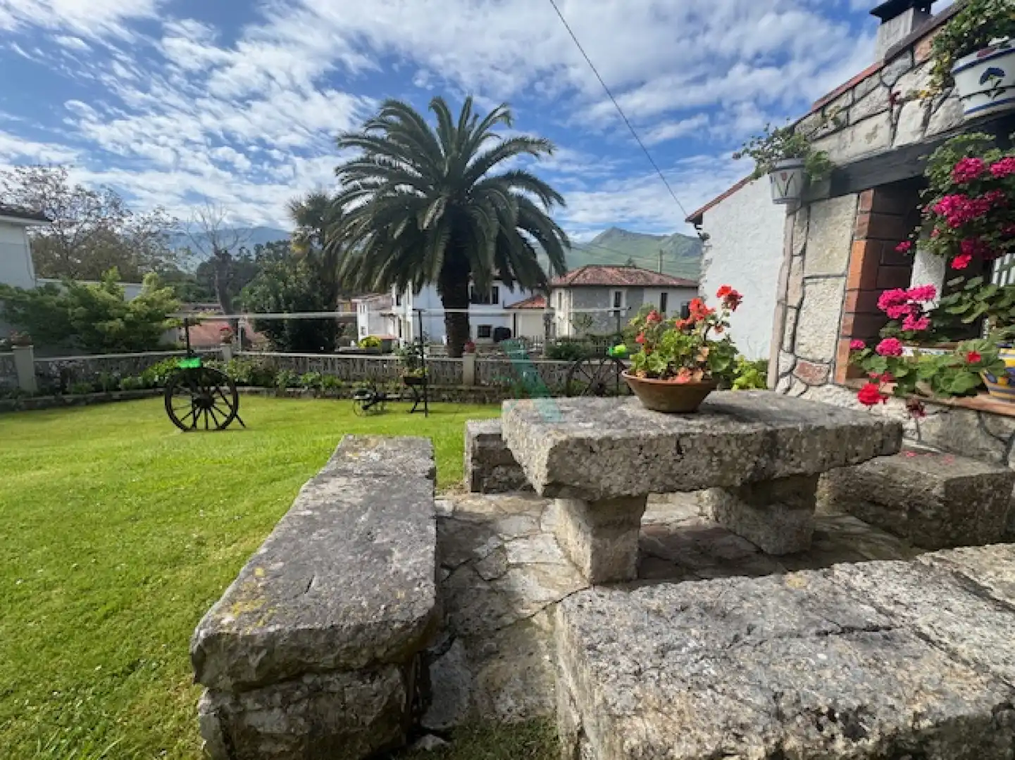 Terrassa de Casa o xalet en venda en Llanes amb Jardí privat