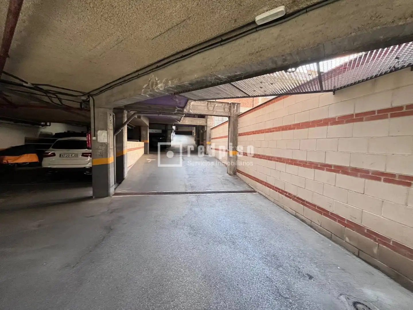 Parking de Piso en venta en Madrid con Aire acondicionado, Calefacción y Jardín privado