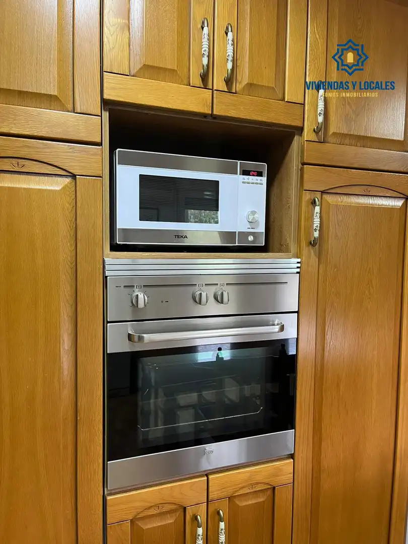 Cocina de Piso de alquiler en Granada con Aire acondicionado, Amueblado y Balcón