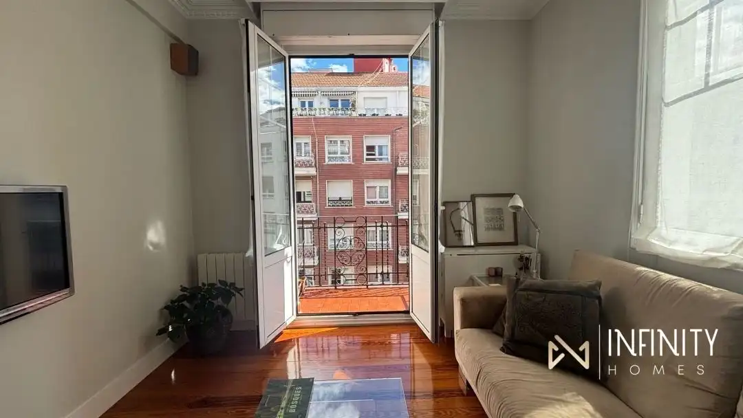 Balcony of Flat for rent in Bilbao   with Heating, Terrace and Balcony