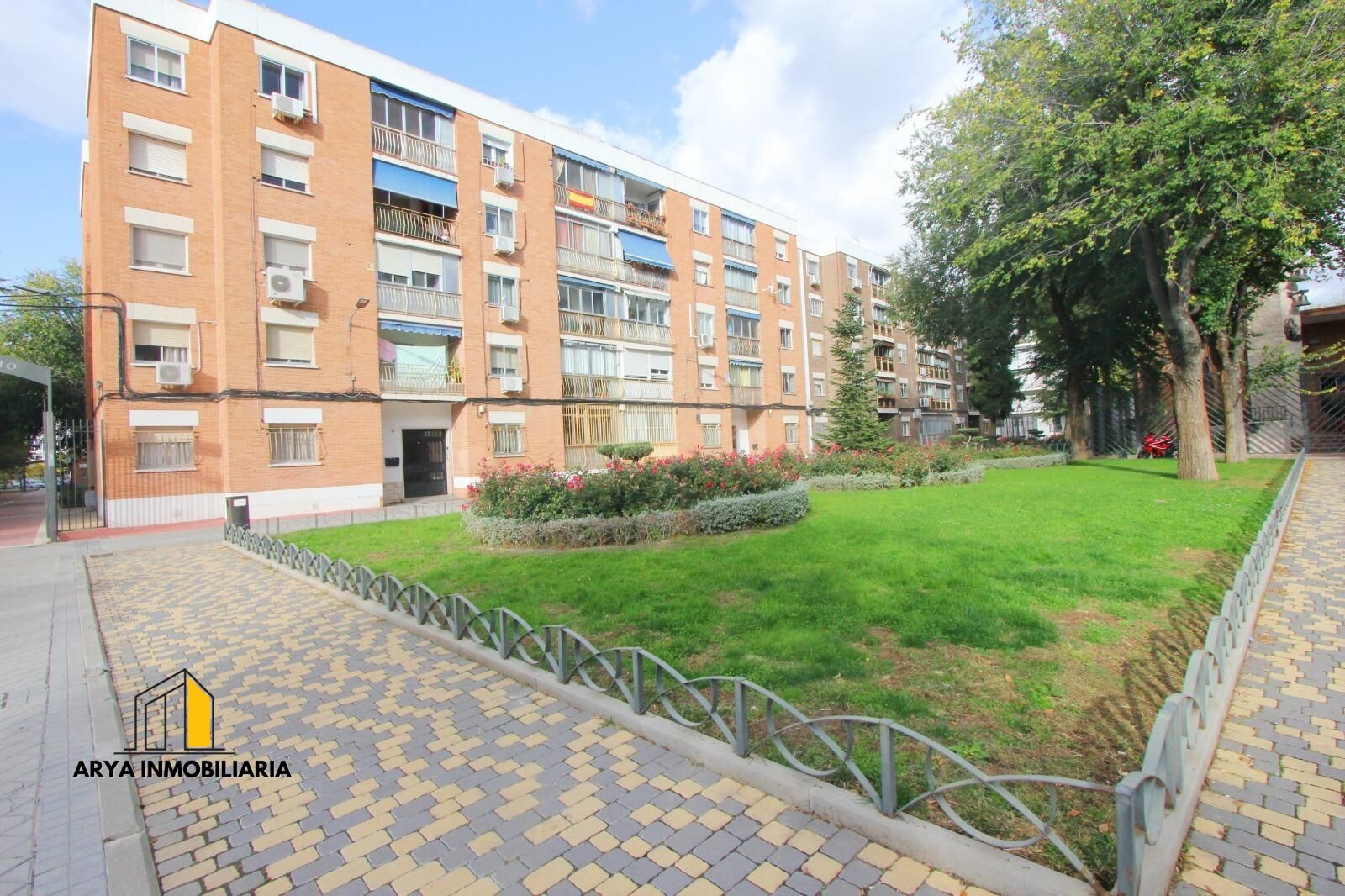 Vista exterior de Pis en venda en Torrejón de Ardoz amb Calefacció, Traster i Balcó