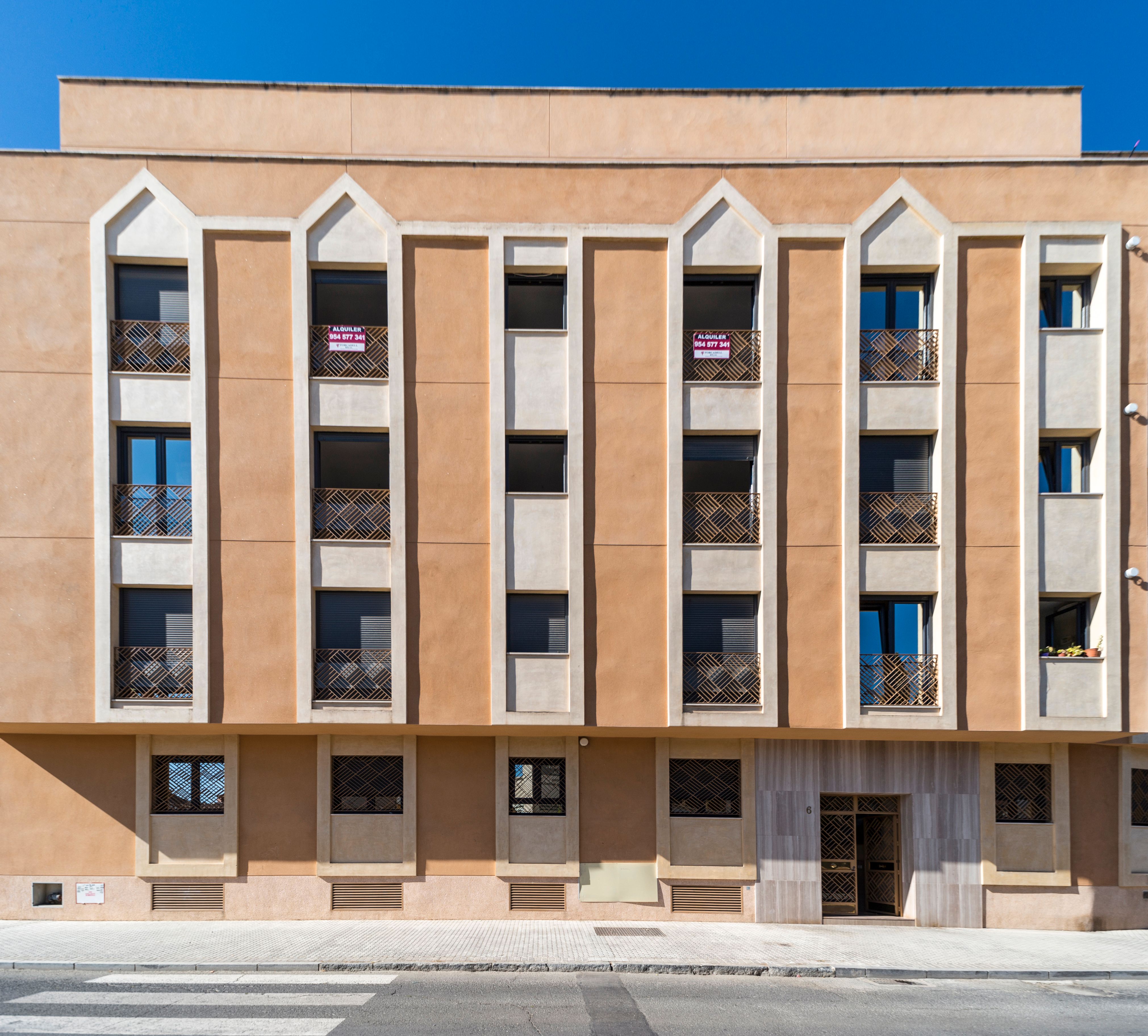 Exterior view of Flat for sale in  Sevilla Capital  with Air Conditioner, Parquet flooring and Storage room