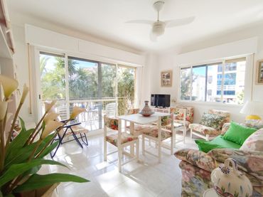 Apartamento con balcón en venta en Las Lomas - Las Yucas