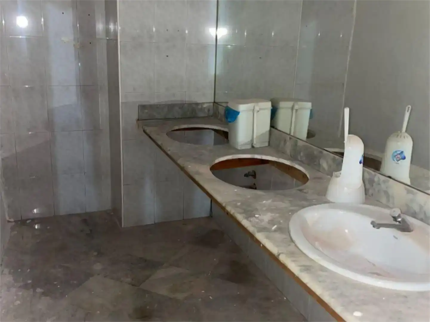 Bany de Local de lloguer en Archena