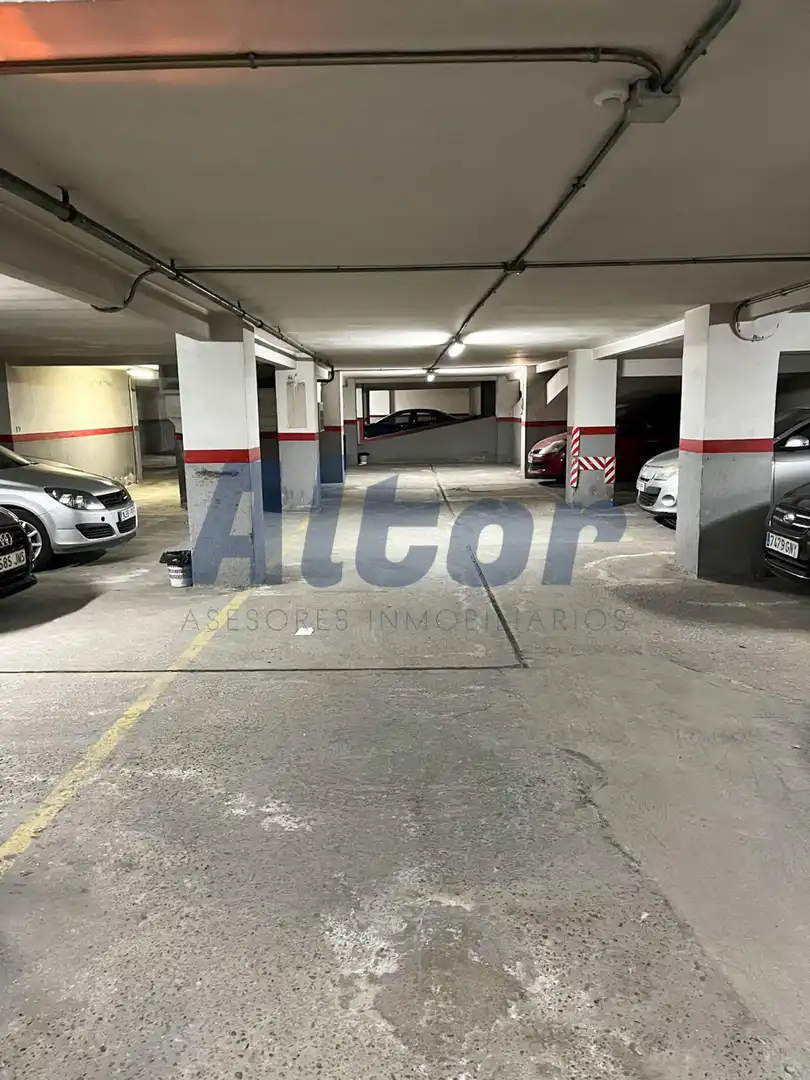 Garage for sale in SATURNINO CALLEJA, Ciudad Jardín