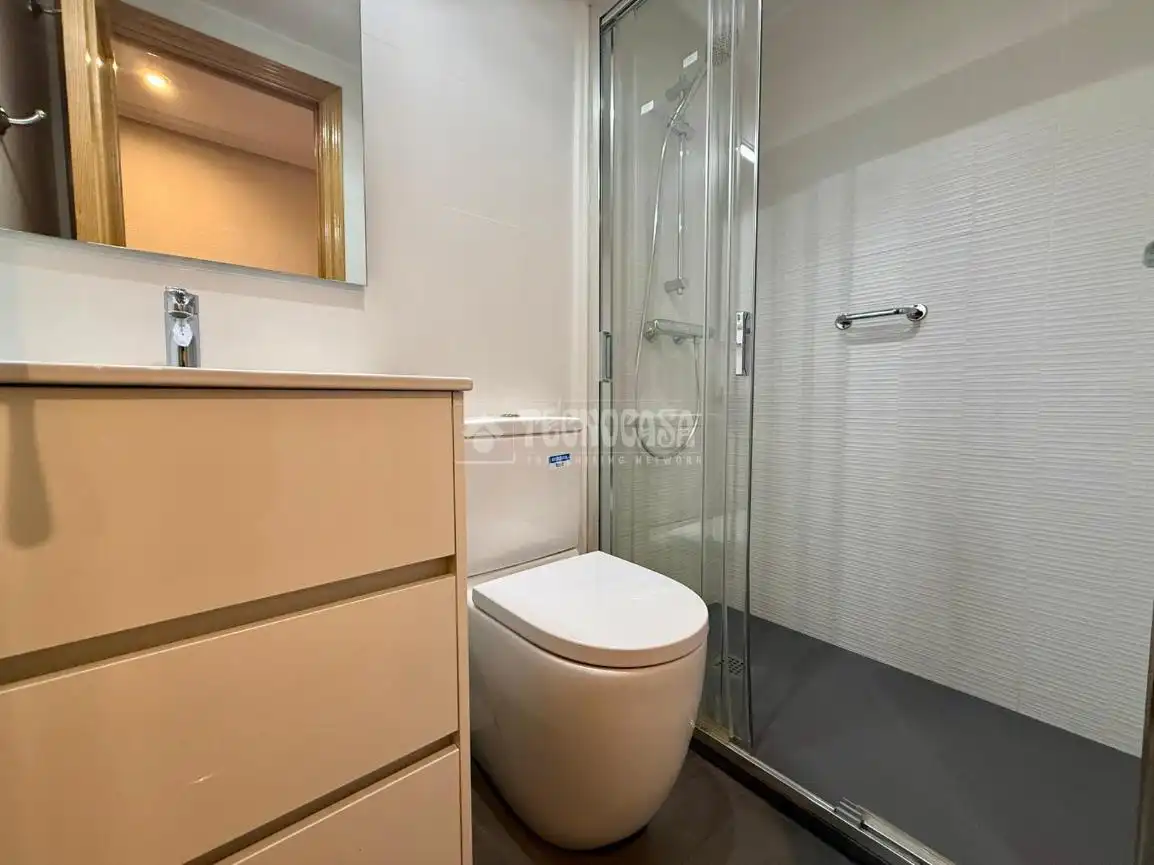 Baño de Piso en venta en Madrid con Aire acondicionado, Calefacción y Balcón