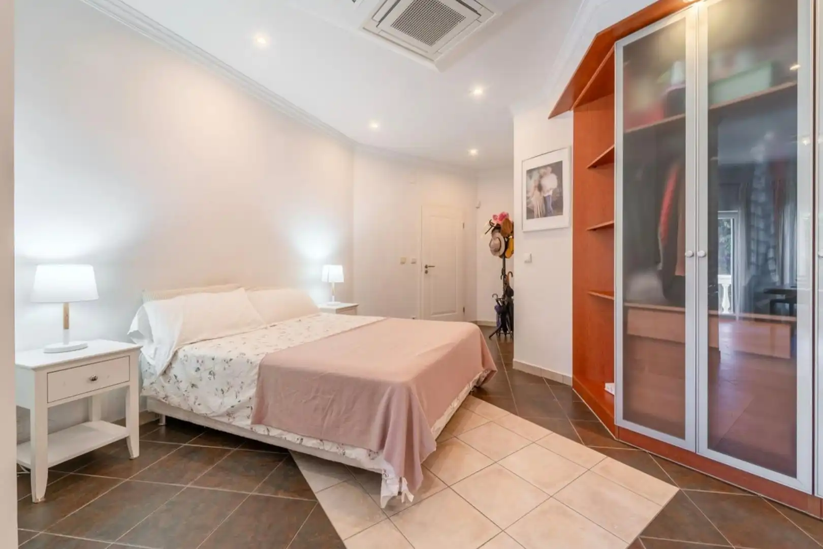 Habitación de Casa o chalet en venta en Marbella con Aire acondicionado, Calefacción y Jardín privado