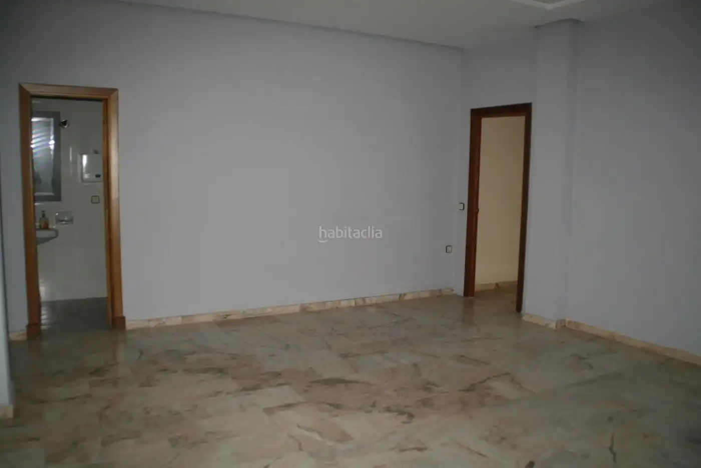 Oficina amb ascensor en venda a Calle Gómez Becerra 2