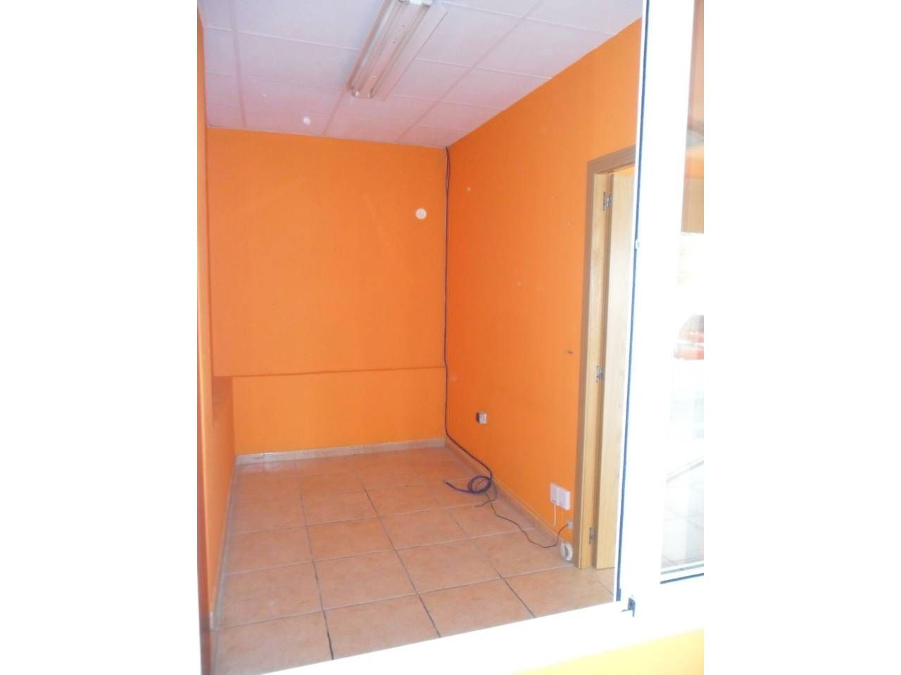 Premises to rent in Terrassa  with Air Conditioner