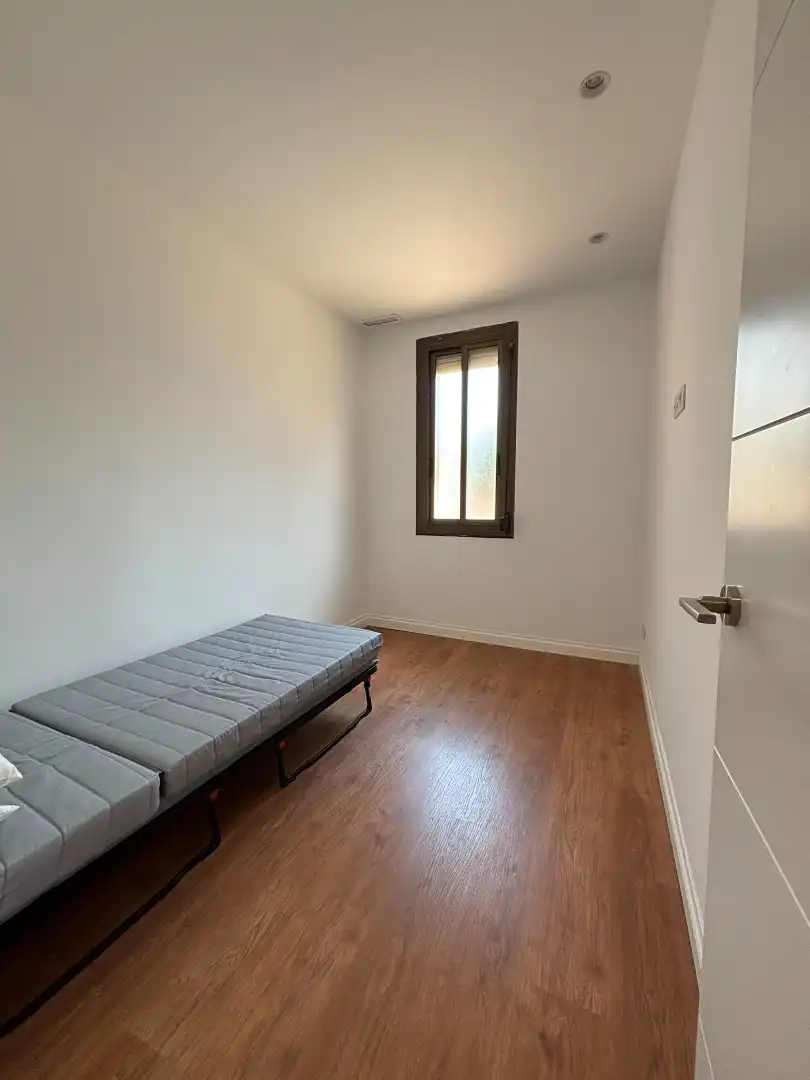 Habitación de Piso en venta en Barcelona con Balcón