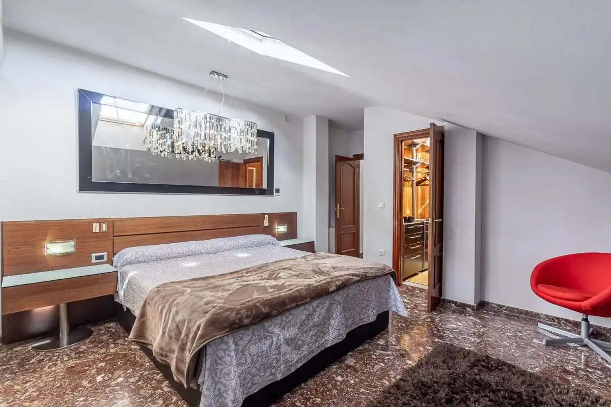 Schlafzimmer von Dachboden zur Miete in Maracena mit Terrasse und Möbliert