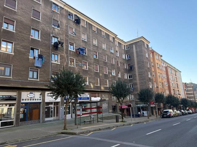Piso en Venta en Calle Larraskitu en Artatzu - Larraskitu