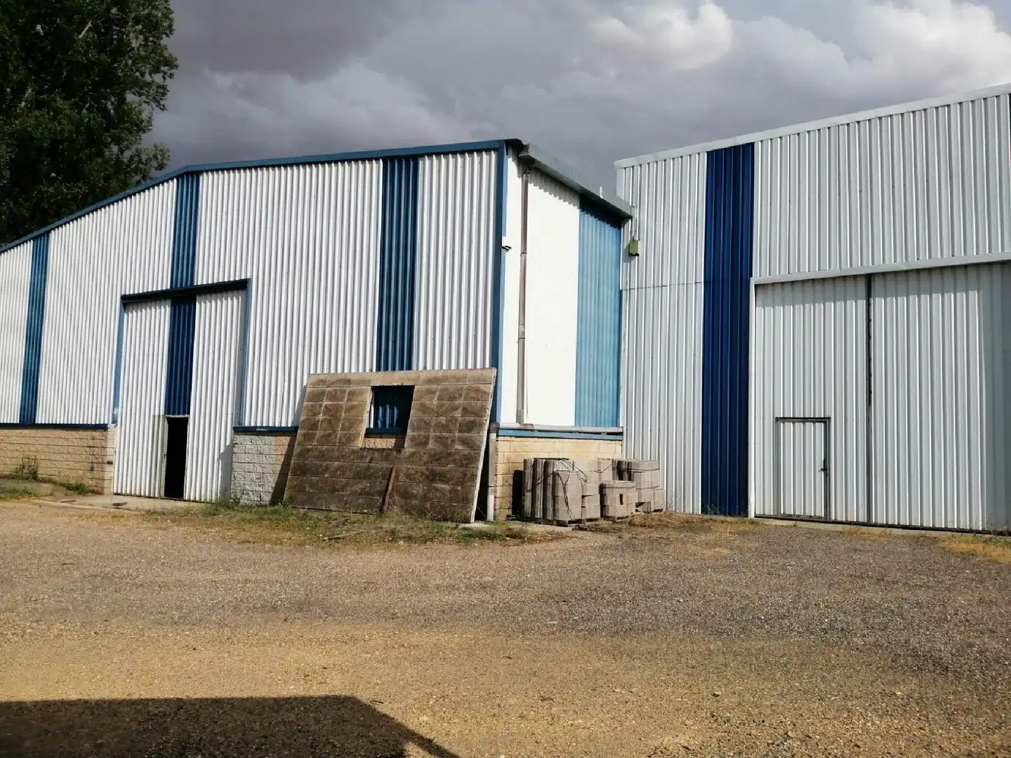 Exterior view of Industrial buildings for rent in Palencia