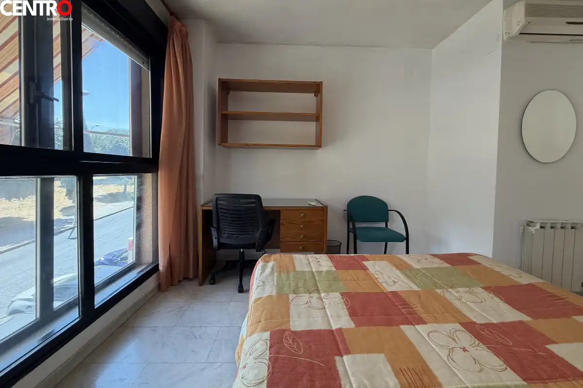 Habitación de Piso en venta en Granada con Aire acondicionado, Calefacción y Jardín privado