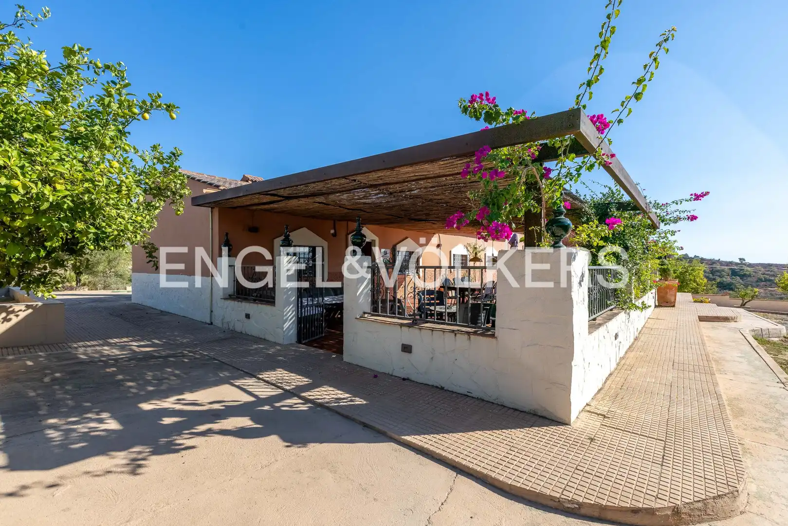 Terrace of Country homes for sale in Calañas, Huelva