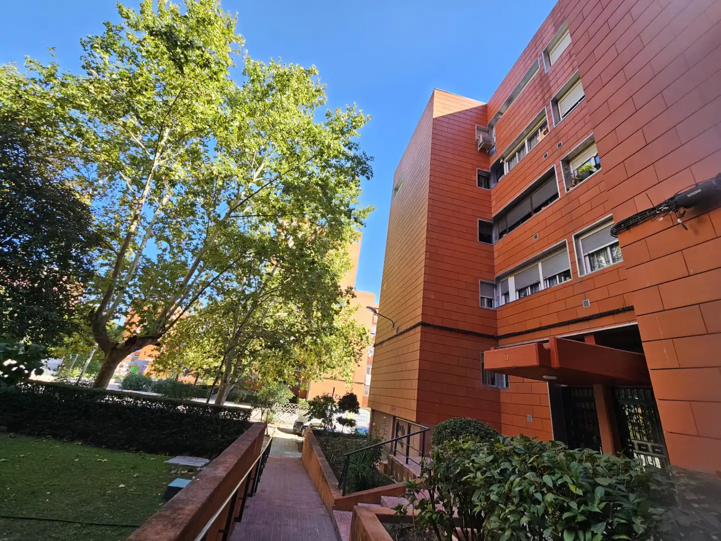 Vista exterior de Piso en venta en La Espinilla - Parque Blanco