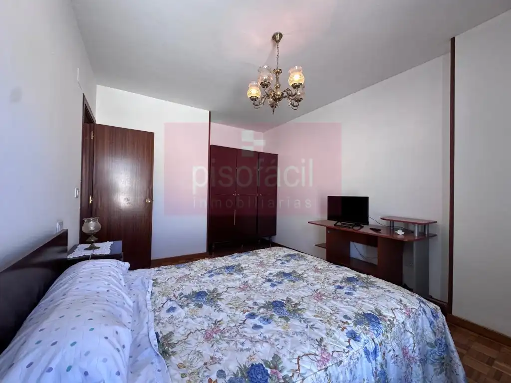 Bedroom of Flat for sale in Lugo
