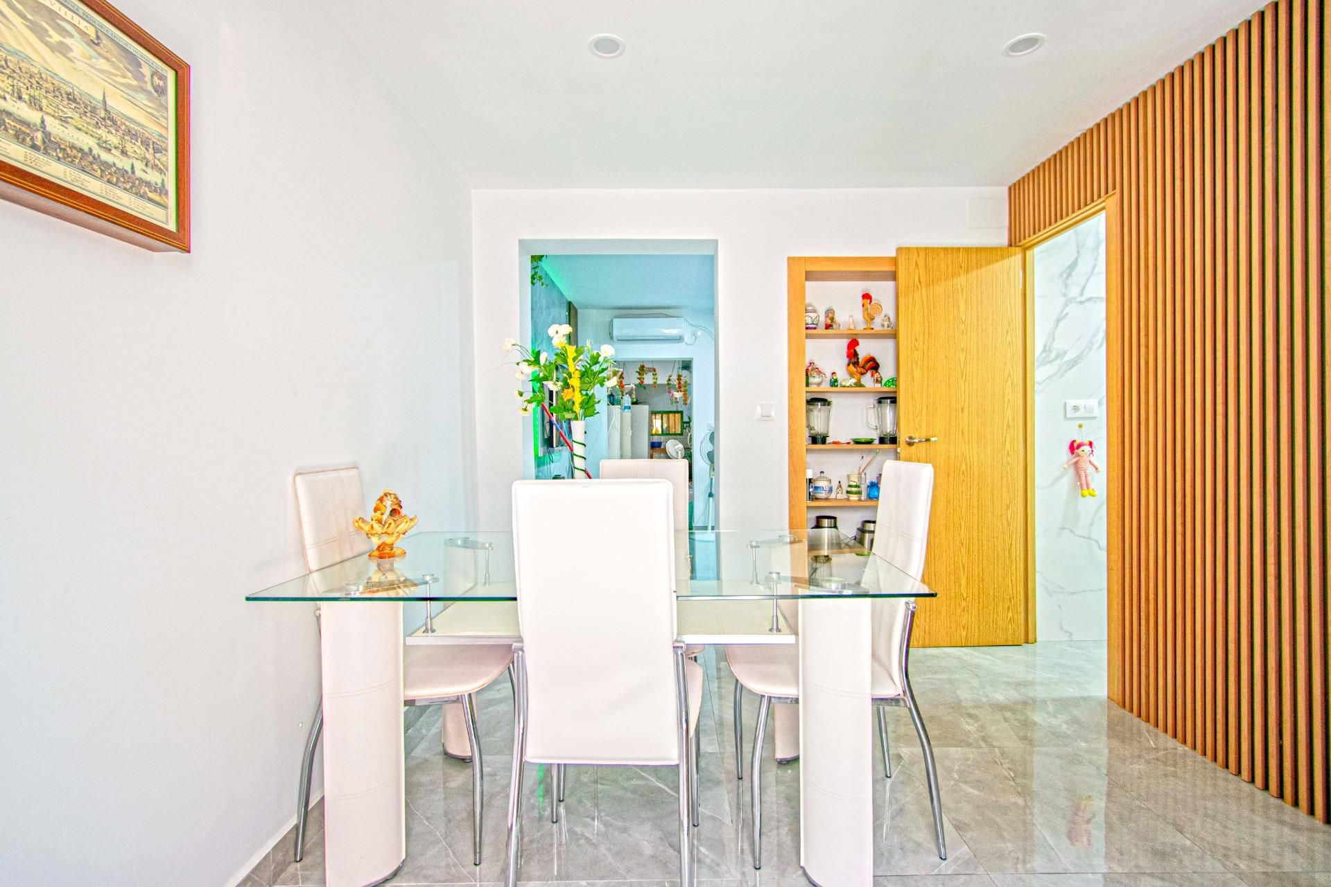 Dining room of Flat for sale in  Sevilla Capital  with Air Conditioner, Heating and Storage room