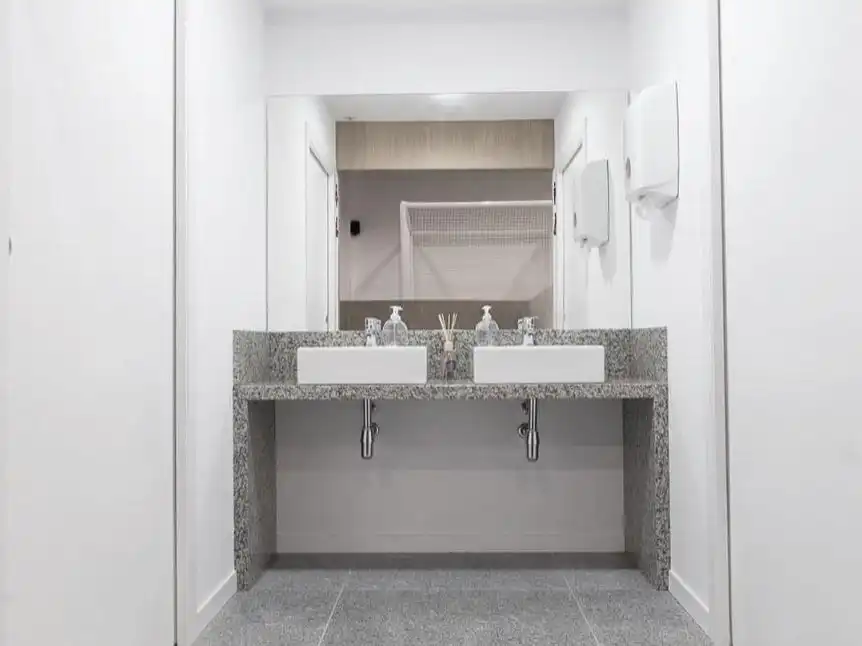Baño de Local de alquiler en Redondela