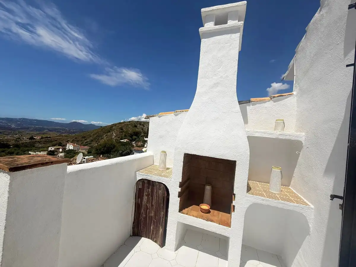 Vista exterior de Casa adosada en venta en Mijas con Aire acondicionado, Calefacción y Jardín privado