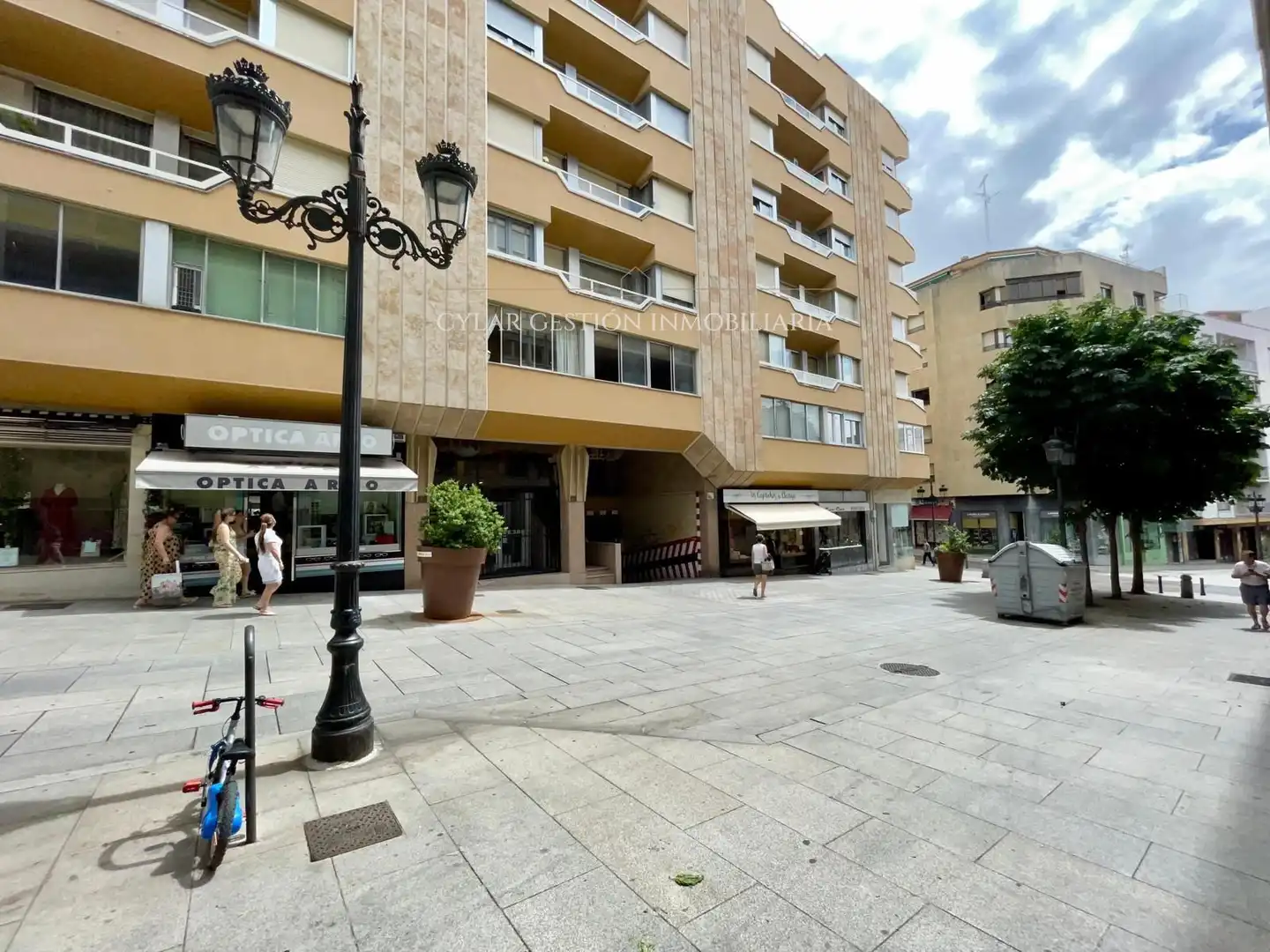 Vista exterior de Pis en venda en Salamanca amb Calefacció, Terrassa i Moblat