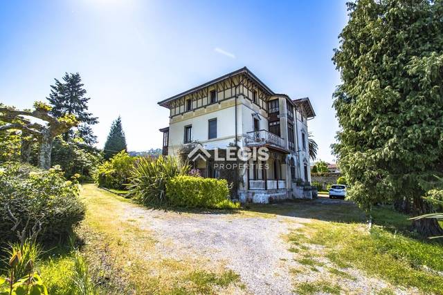 Casa-chalet en Venta en Avenida Avenida de Prahua en Pravia