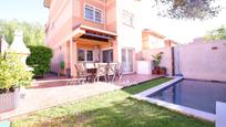 Exterior view of Single-family semi-detached for sale in Torrejón de Ardoz  with Heating, Private garden and Terrace