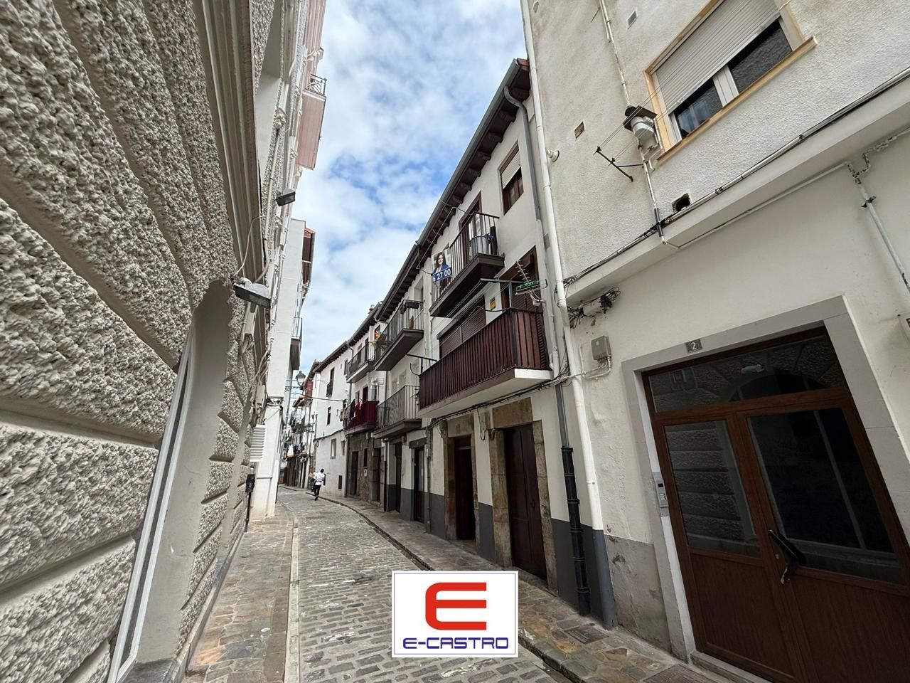 Vista exterior de Pis en venda en Castro-Urdiales amb Calefacció, Parquet i Traster