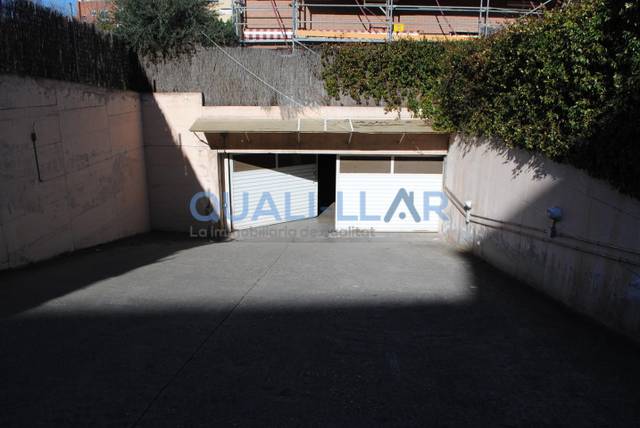 Garaje en Alquiler en Carrer del Marquès de Monistrol en Mas Lluí