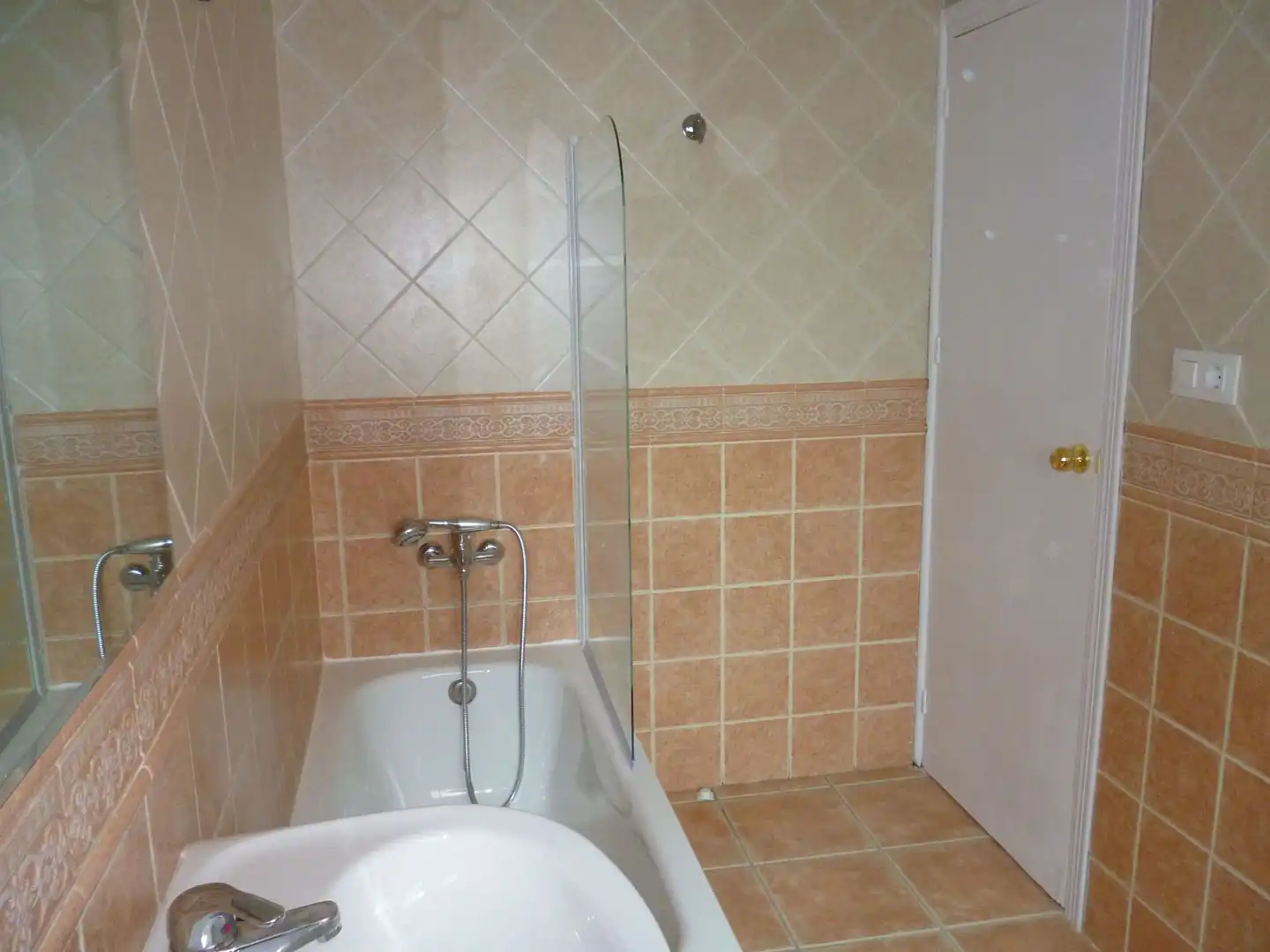 Bathroom of Flat for rent in Algeciras  with Furnished