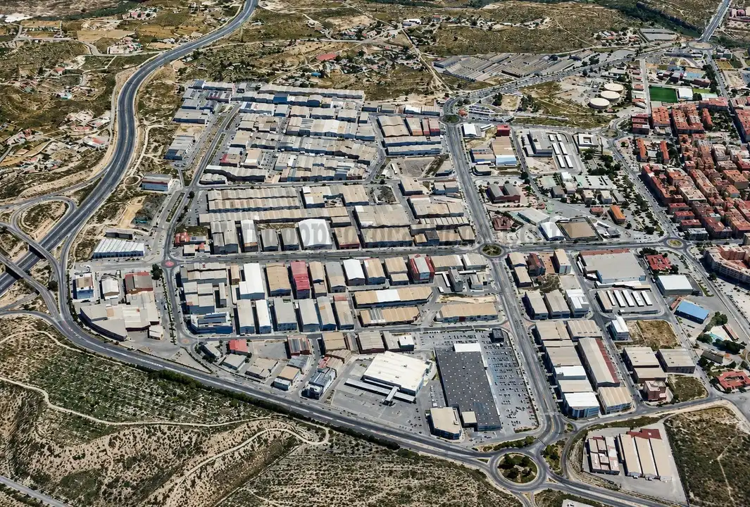 Industrial building for sale in Elche ciudad