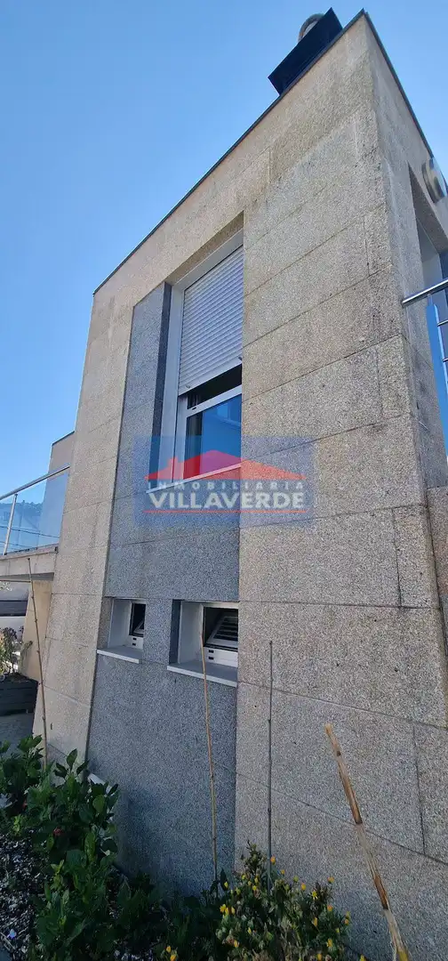 Vista exterior de Casa o chalet en venta en Cangas  con Terraza, Trastero y Piscina