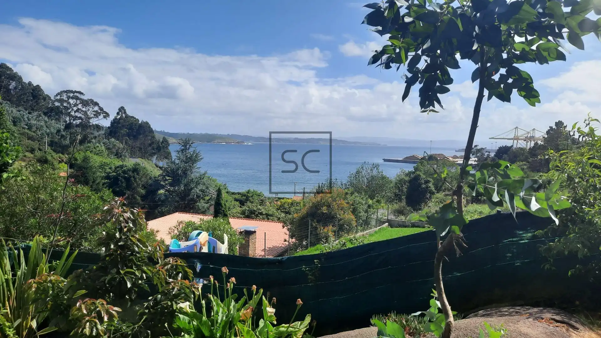 Außenansicht von Haus oder Chalet zum Verkauf in Ferrol mit Heizung und Privatgarten