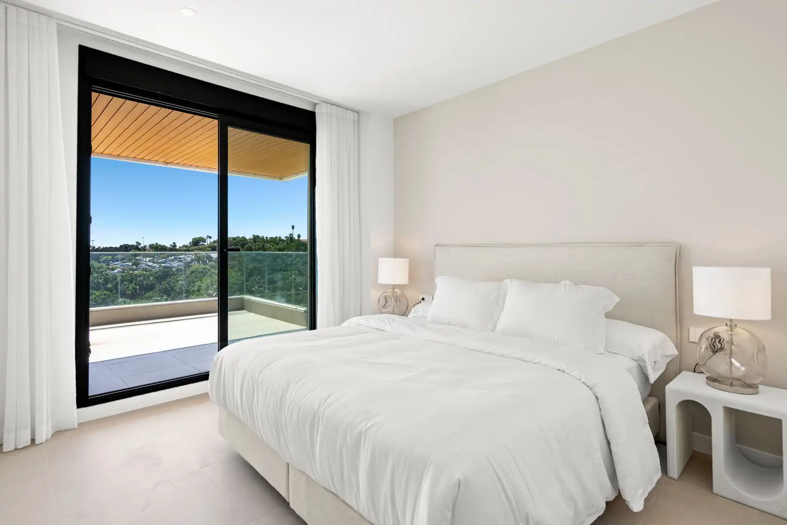 Apartamento con terraza en venta en Selwo, imagen 15