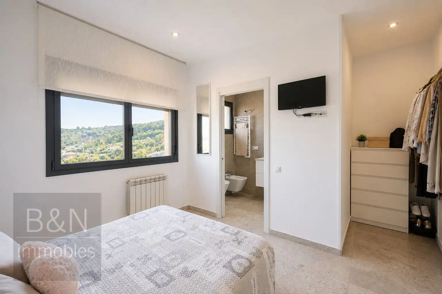 Habitación de Casa o chalet en venta en Terrassa con Aire acondicionado, Calefacción y Jardín privado
