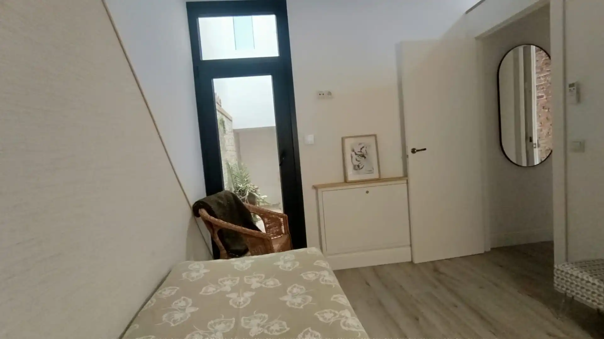Schlafzimmer von Erdgeschoss zum Verkauf in Mataró mit Klimaanlage, Heizung und Privatgarten