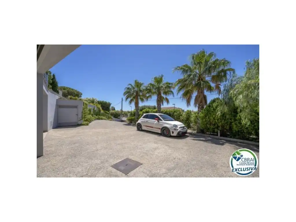 Detached house with pool for sale in Carrer d'Alemanya 74, imagen 4