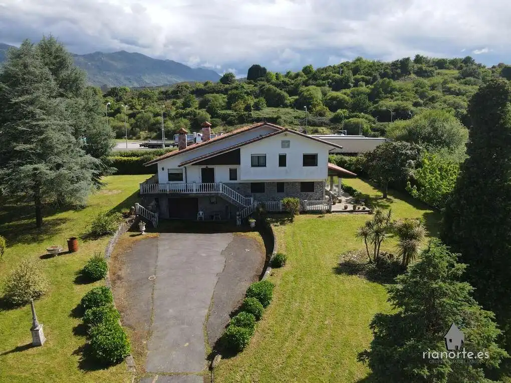 Vista exterior de Casa o chalet en venta en Colunga con Calefacción y Jardín privado