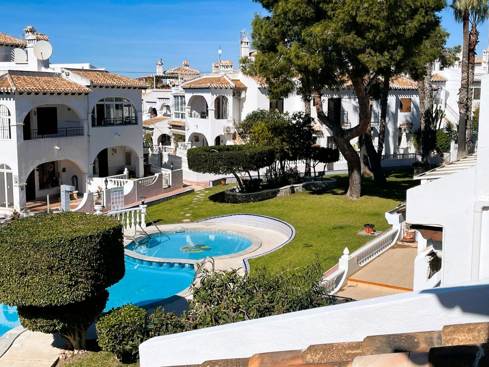 Jardí de Casa adosada en venda en Torrevieja amb Moblat, Balcó i Piscina comunitària