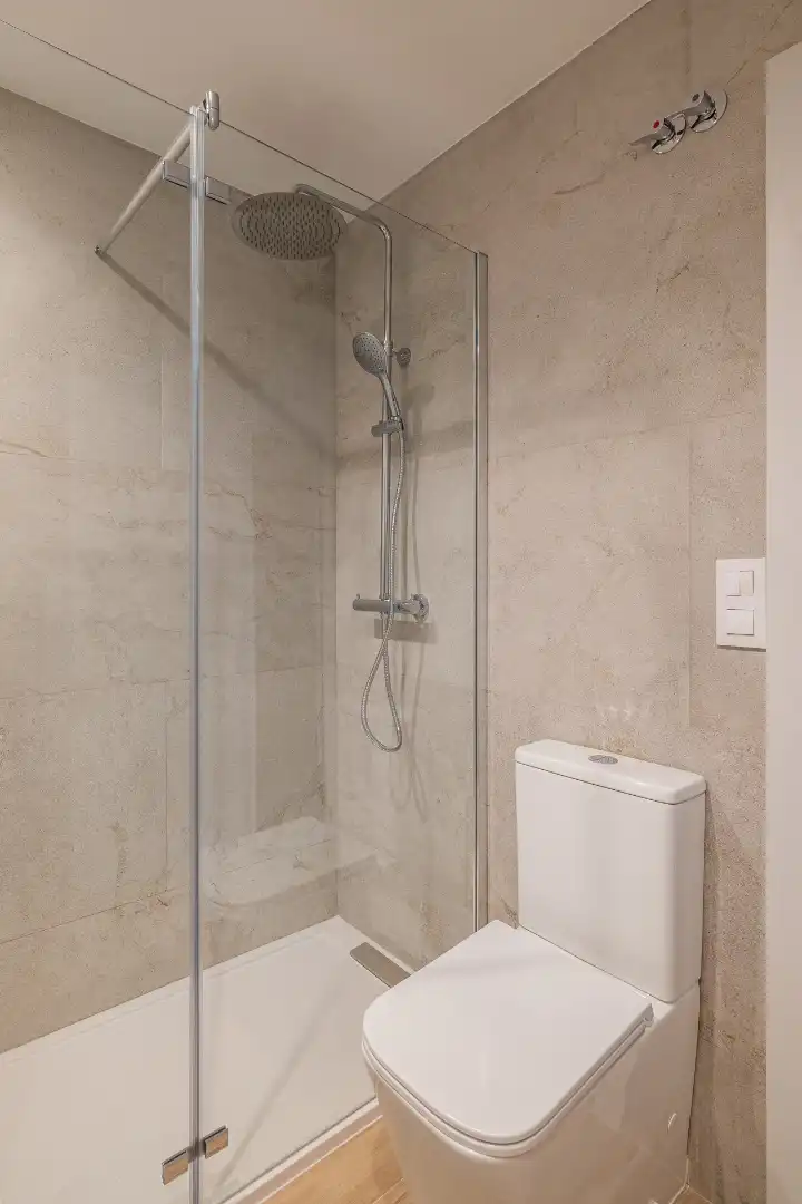 Baño de Piso en venta en Barcelona con Parquet y Horno
