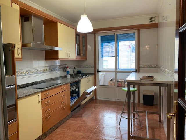 Cuina de Dúplex en venda en Narón amb Calefacció, Parquet i Traster