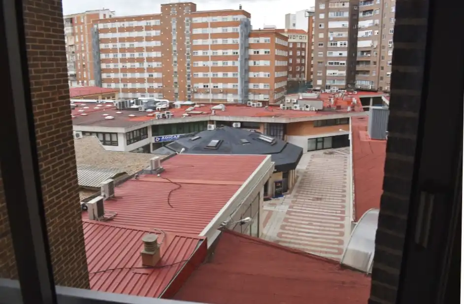 Außenansicht von Wohnung zum Verkauf in Valladolid mit Parkett, Terrasse und Abstellraum