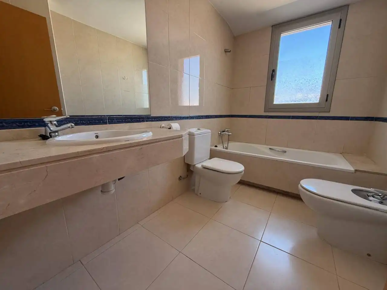 Baño de Dúplex en venta en Vilanova del Vallès con Aire acondicionado, Calefacción y Terraza