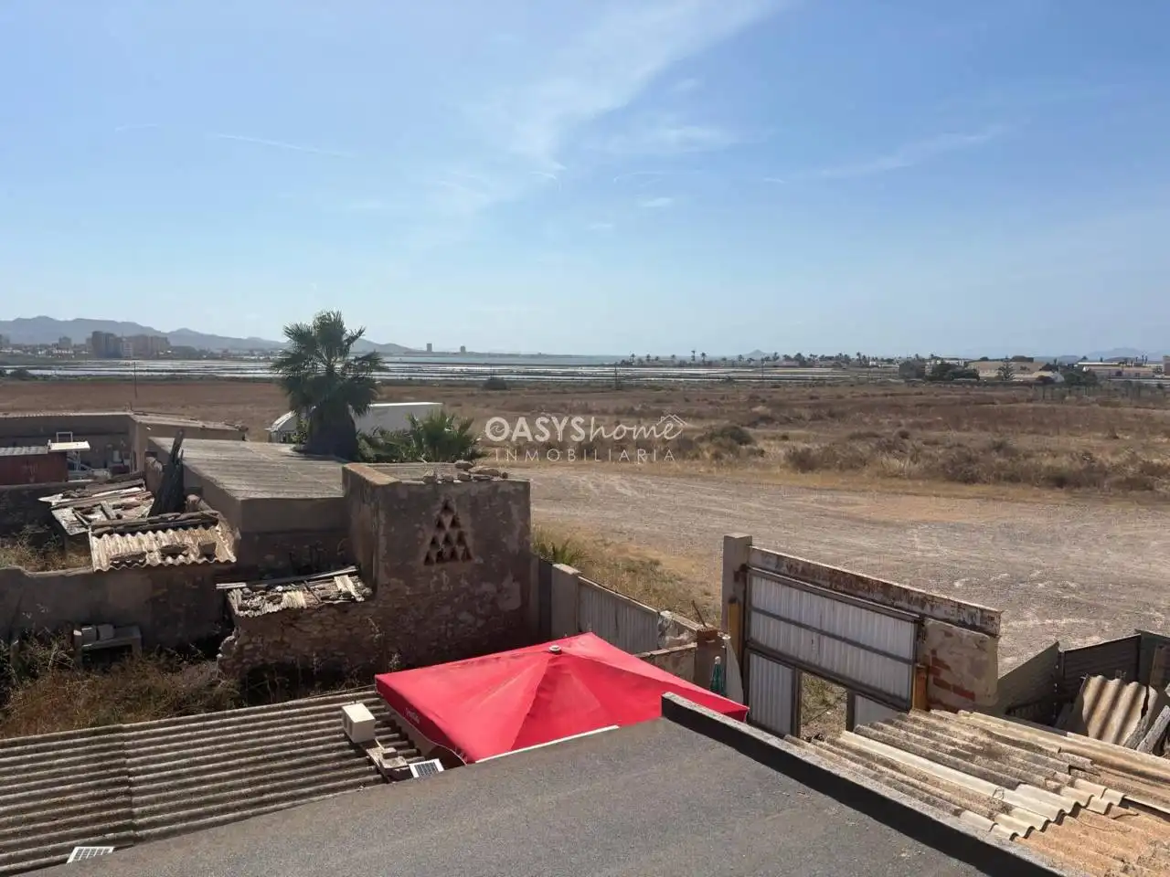 Local en venda en La Manga del Mar Menor amb Alarma