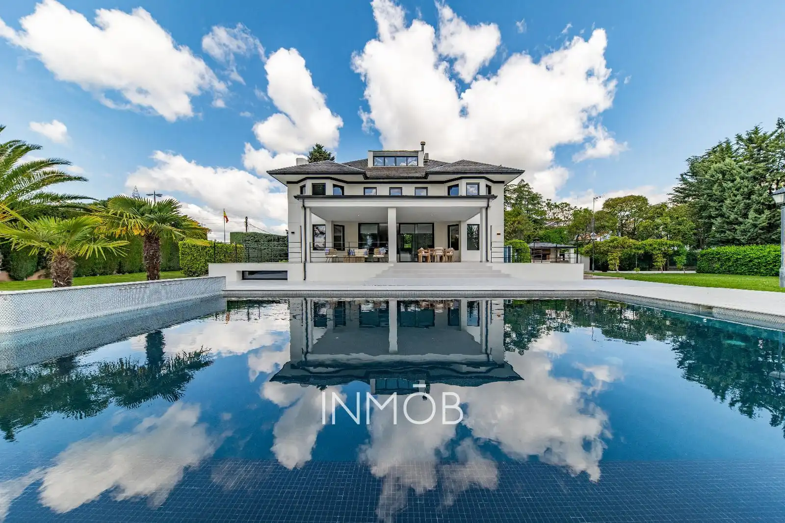 Piscina de Casa o chalet en venta en Boadilla del Monte con Aire acondicionado, Calefacción y Terraza