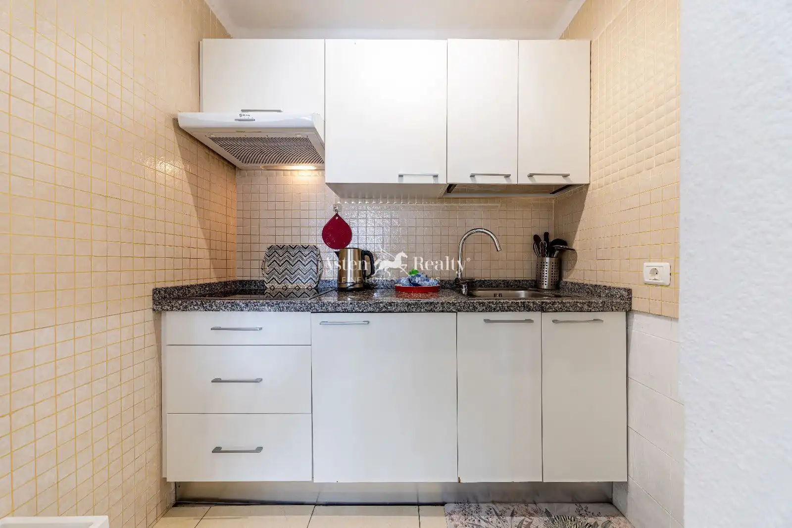 Küche von Wohnung zum Verkauf in Arona mit Klimaanlage, Terrasse und Schwimmbad
