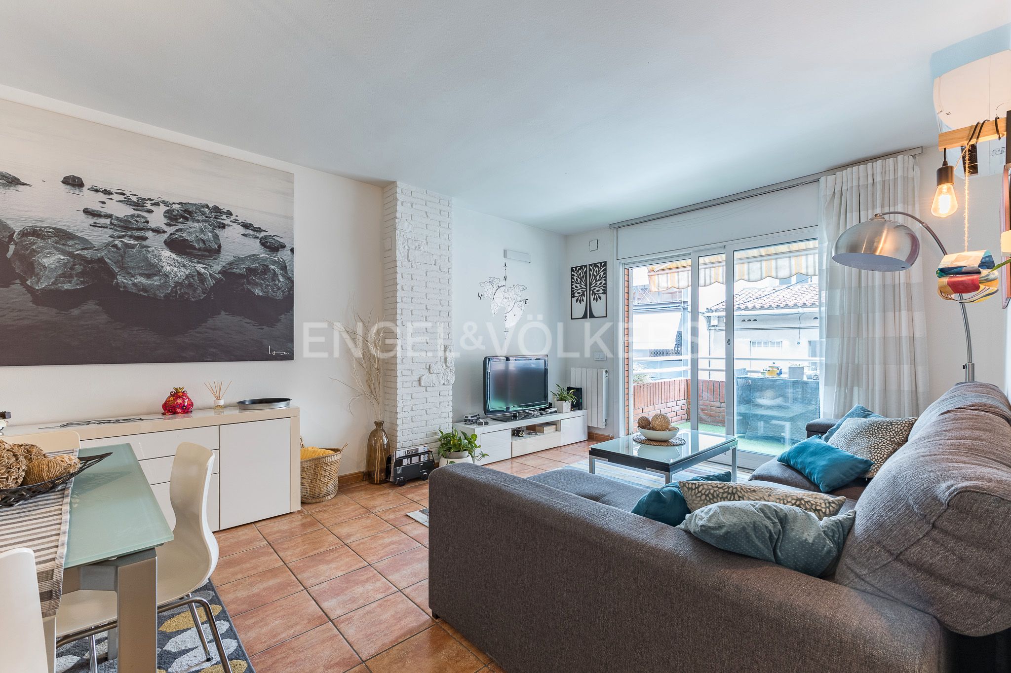 Sala d'estar de Casa o xalet en venda en Sant Boi de Llobregat amb Aire condicionat, Calefacció i Traster