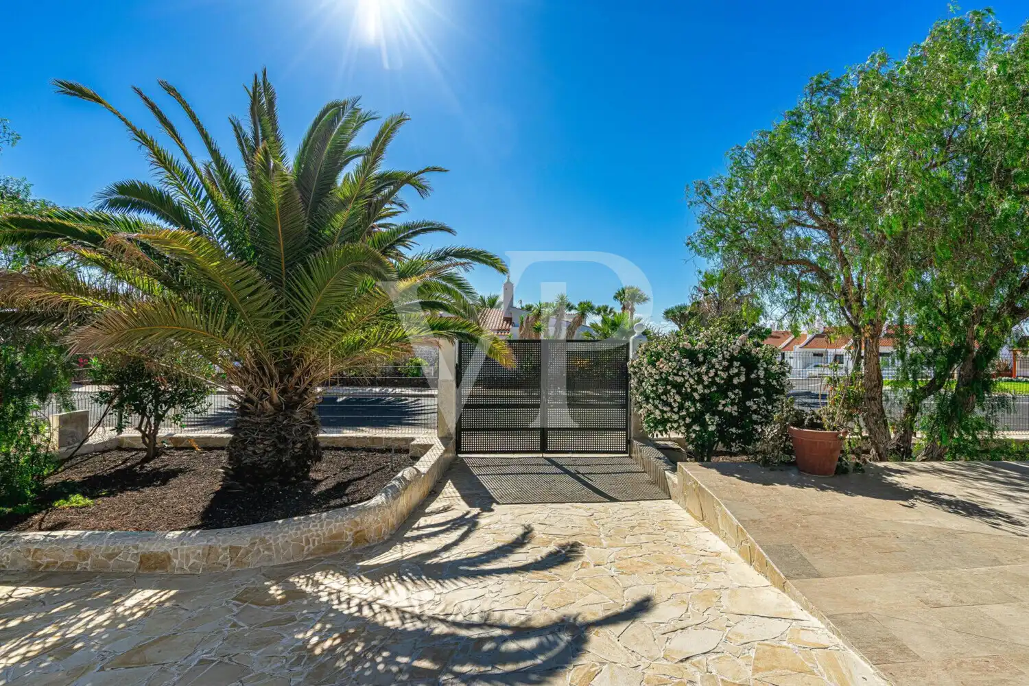 Vista exterior de Casa o xalet en venda en San Miguel de Abona amb Jardí privat, Terrassa i Moblat