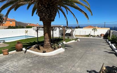 Vista exterior de Casa o xalet en venda en Candelaria amb Jardí privat, Traster i Piscina