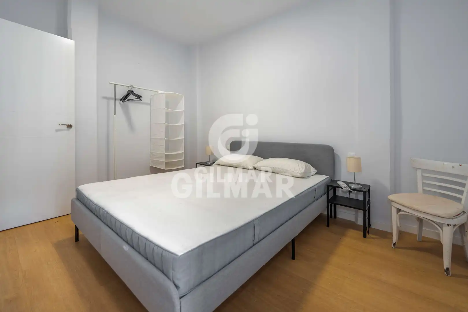 Dormitori de Apartament en venda en Madrid amb Calefacció